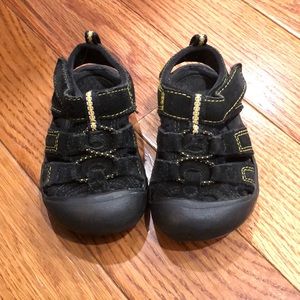 Keen Newport black suede toddler sandals
